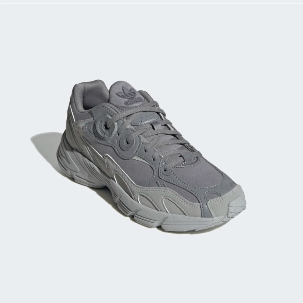 Adidas Astir Sneakers